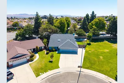 838 Rain Tree Court, Santa Maria, CA 93455 - Photo 5