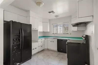 2804 Pomona, Bakersfield, CA 93305 - Photo 13