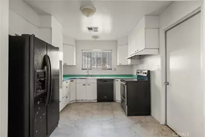 2804 Pomona, Bakersfield, CA 93305 - Photo 11