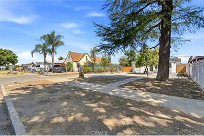 2225 E Lamona, Fresno, CA 93703 - Photo 5