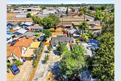 2225 E Lamona, Fresno, CA 93703 - Photo 9