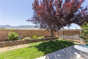 422 Sherwood Pl, Tehachapi, CA 93561 - Photo 5