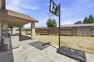 2303 Trentino, Bakersfield, CA 93313 - Photo 31