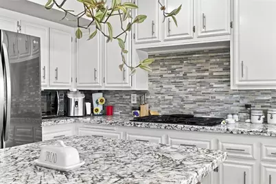 1925 Glenbarr Court, Bakersfield, CA 93309 - Photo 23