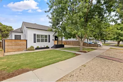 224 E 10th, Hanford, CA 93230 - Photo 1