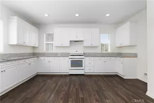 20509 Hazelnut Ct, Saugus, CA 91350 - Photo 11