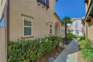 20509 Hazelnut Ct, Saugus, CA 91350 - Photo 3