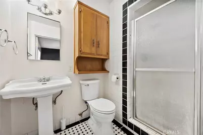 3717 Madrid, Bakersfield, CA 93309 - Photo 23
