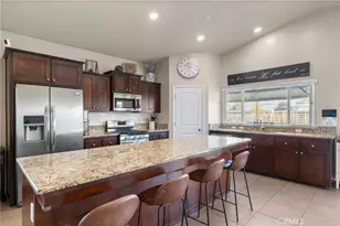 9500 Laurelwood Ct, Shafter, CA 93263 - Photo 11