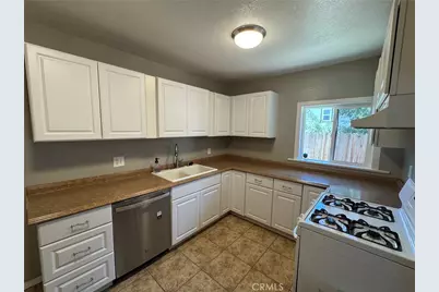229 W D, Tehachapi, CA 93561 - Photo 11