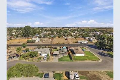 11861 Chris, Hanford, CA 93230 - Photo 33