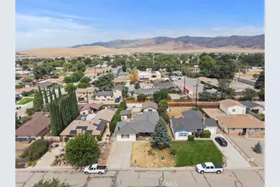 209 W B Street, Tehachapi, CA 93561 - Photo 7