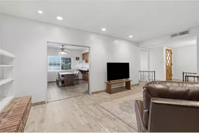 2234 W Cambridge Avenue, Visalia, CA 93277 - Photo 17