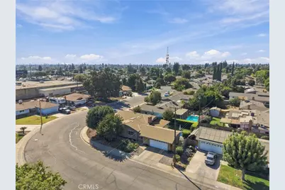 2234 W Cambridge Avenue, Visalia, CA 93277 - Photo 9