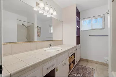 2234 W Cambridge Avenue, Visalia, CA 93277 - Photo 37