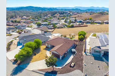 3415 Lakeside Village Drive, Paso Robles, CA 93446 - Photo 43