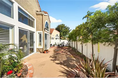 12136 Royal Lytham Row, San Diego, CA 92128 - Photo 17