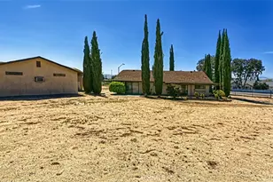 15490 Mondamon, Apple Valley, CA 92307 - Photo 19