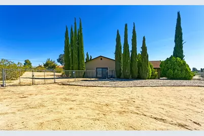 15490 Mondamon, Apple Valley, CA 92307 - Photo 15