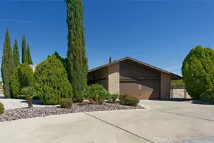 15490 Mondamon, Apple Valley, CA 92307 - Photo 1