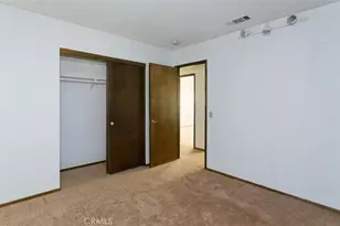 15490 Mondamon, Apple Valley, CA 92307 - Photo 33