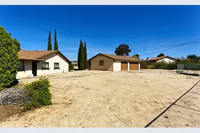 15490 Mondamon, Apple Valley, CA 92307 - Photo 17