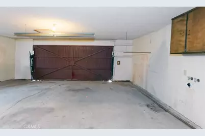 15490 Mondamon, Apple Valley, CA 92307 - Photo 41