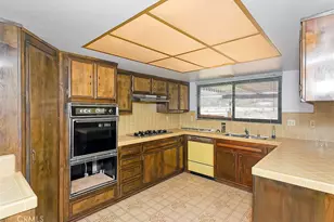 15490 Mondamon, Apple Valley, CA 92307 - Photo 7