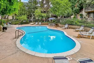 21931 Burbank, Woodland Hills, CA 91367 - Photo 25