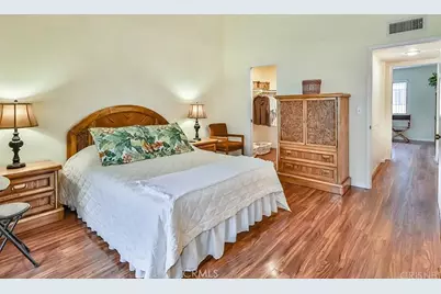 21931 Burbank #23, Woodland Hills, CA 91367 - Photo 15