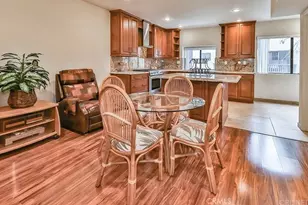 21931 Burbank, Woodland Hills, CA 91367 - Photo 9