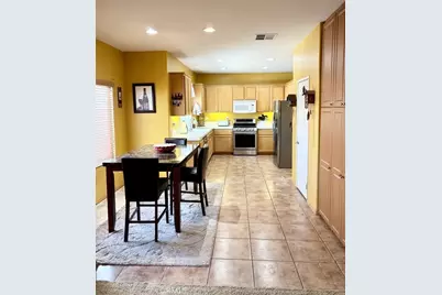 12236 Primavera, Victorville, CA 92392 - Photo 13