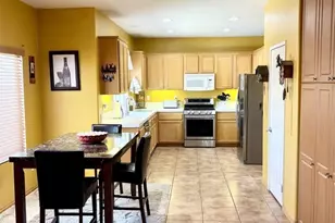 12236 Primavera, Victorville, CA 92392 - Photo 13