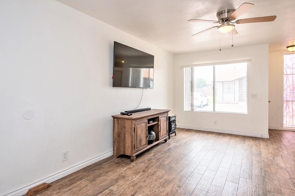 455 Anna Linda Pl, Chula Vista CA  91911-4834 exterior