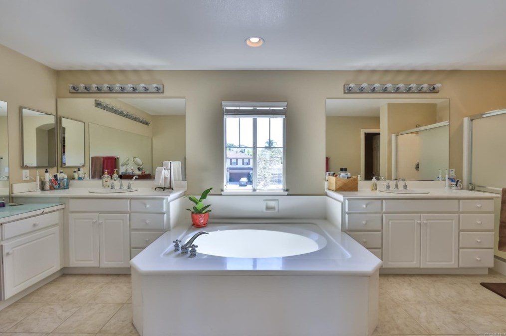 1785 Clover Tree Ct, Chula Vista CA  91913-1553 exterior