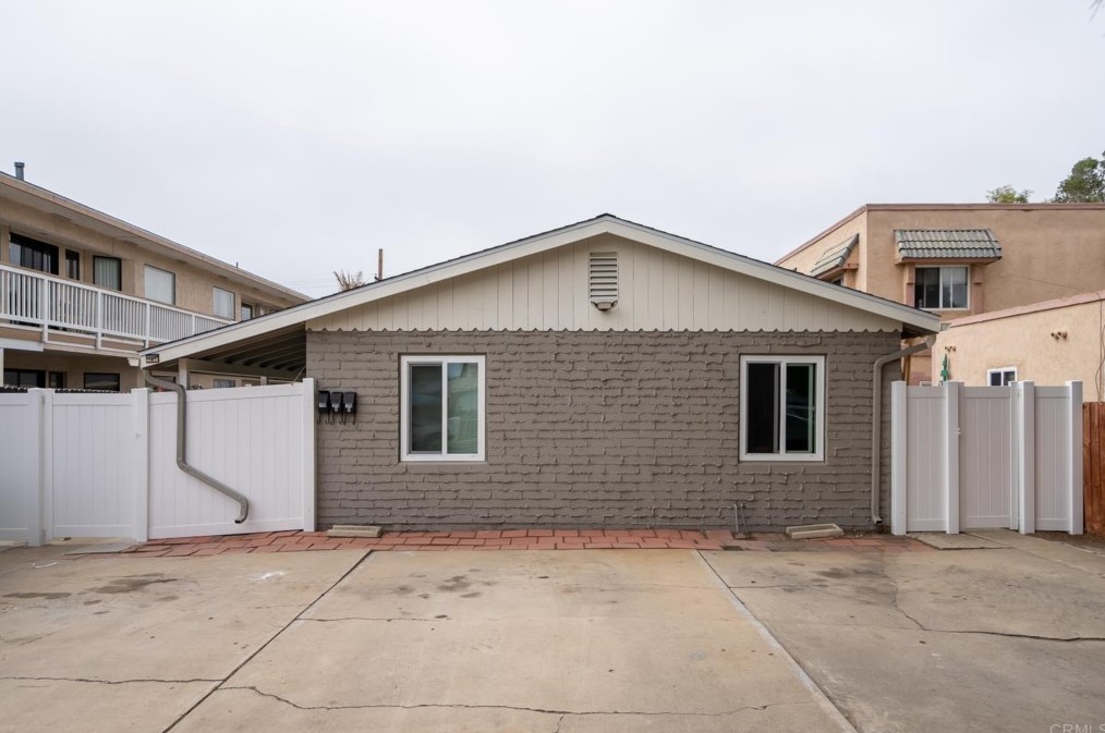 106 Madison Ave, Chula Vista CA  91911-1614 exterior