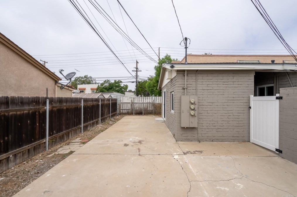 106 Madison Ave, Chula Vista CA  91911-1614 exterior