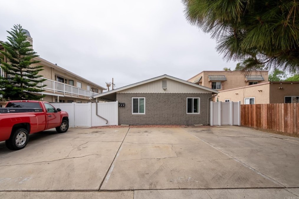 106 Madison Ave, Chula Vista CA  91911-1614 exterior