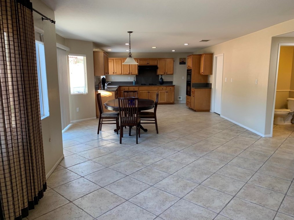 2636 Noble Canyon Rd, Chula Vista CA  91915-2535 exterior