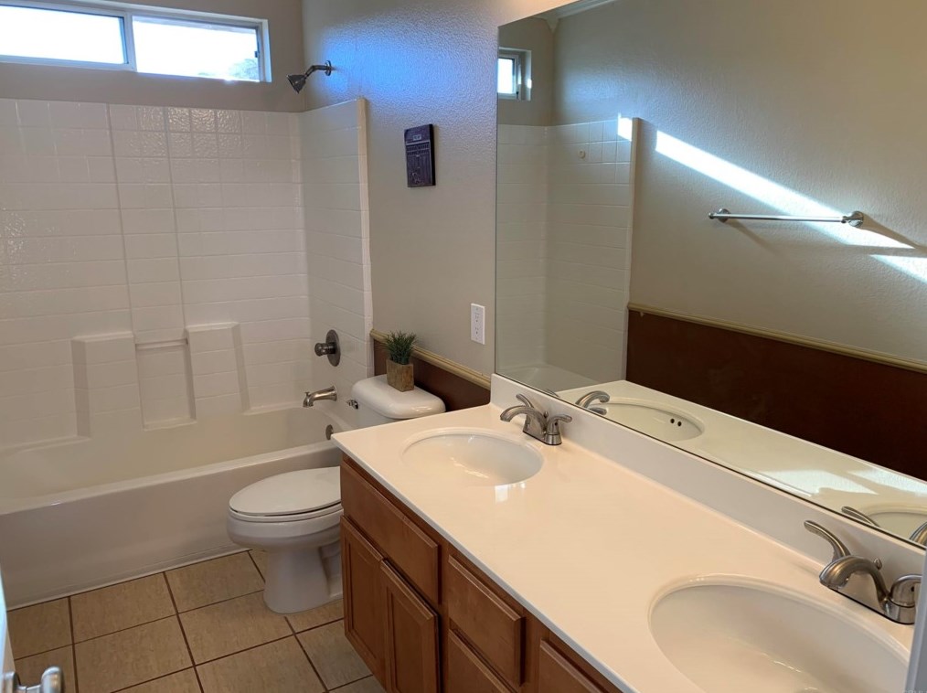 2636 Noble Canyon Rd, Chula Vista CA  91915-2535 exterior