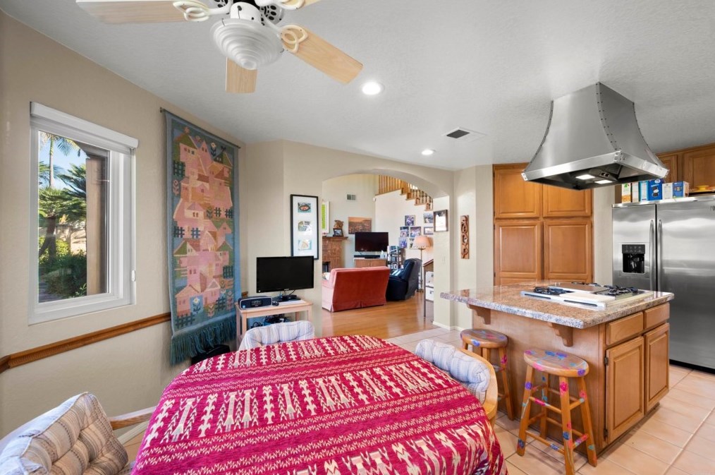 1883 Cabernet Dr, Chula Vista CA 91913-1268 exterior