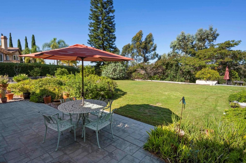 1883 Cabernet Dr, Chula Vista CA 91913-1268 exterior