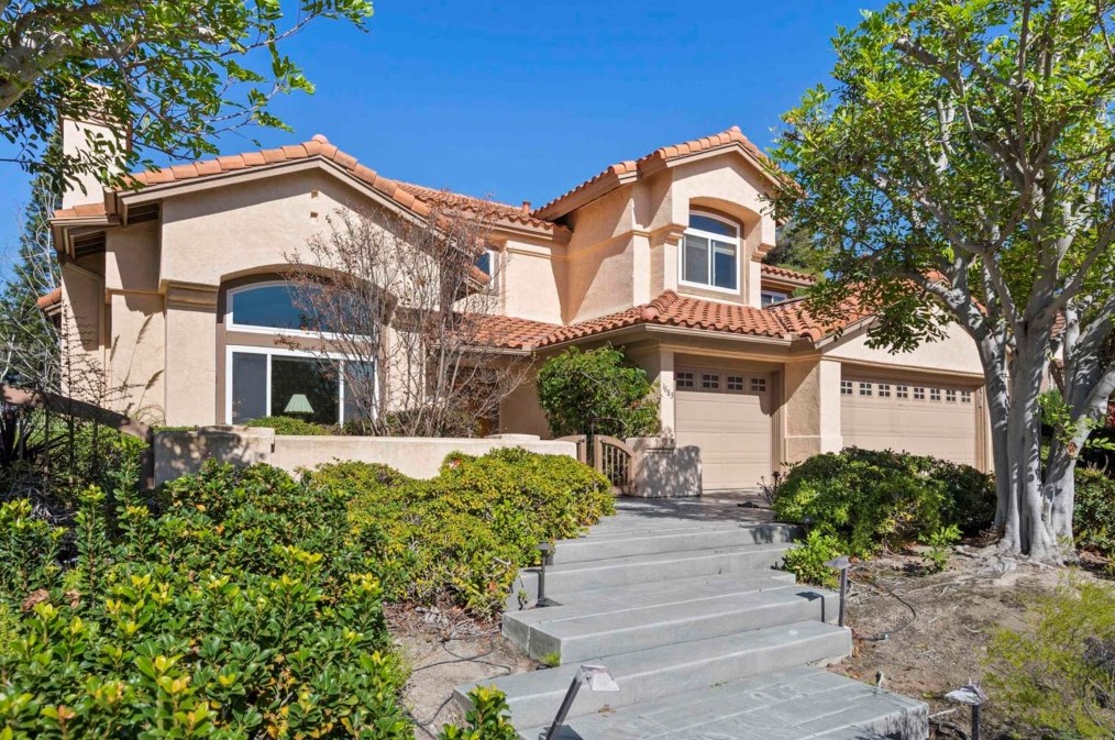 1883 Cabernet Dr, Chula Vista CA 91913-1268 exterior