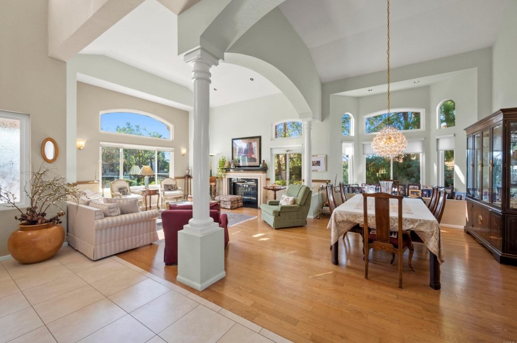 1883 Cabernet Dr, Chula Vista CA 91913-1268 exterior