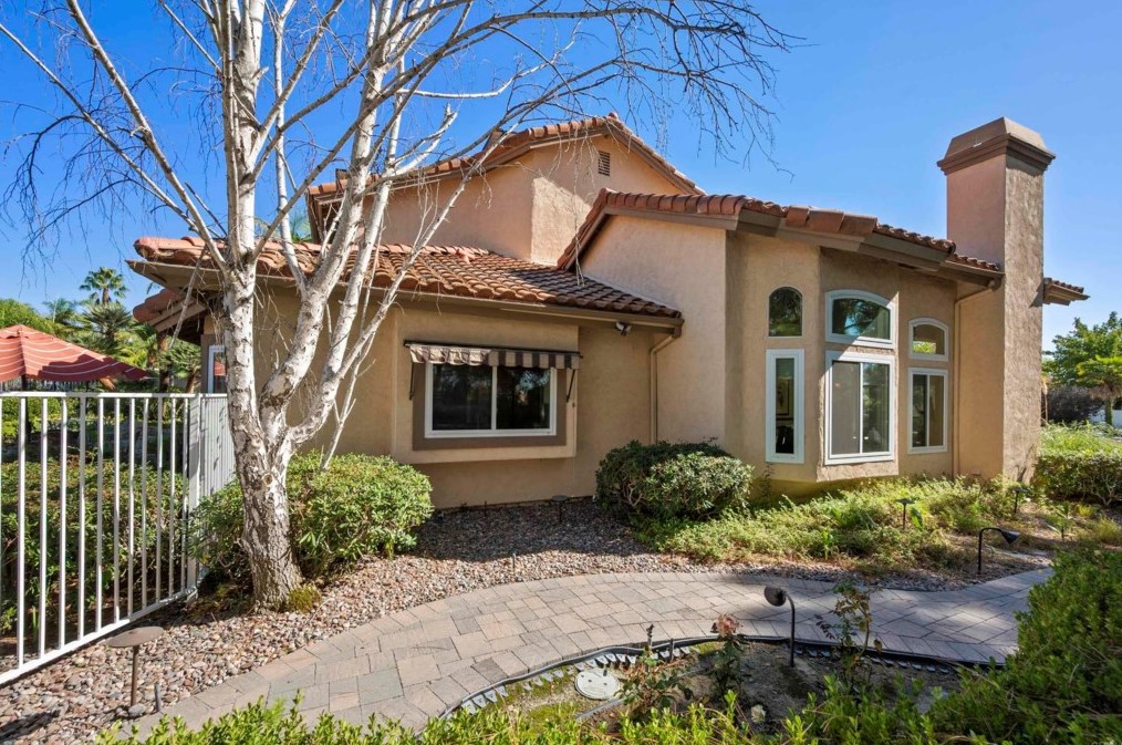 1883 Cabernet Dr, Chula Vista CA 91913-1268 exterior