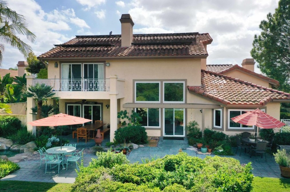 1883 Cabernet Dr, Chula Vista CA 91913-1268 exterior