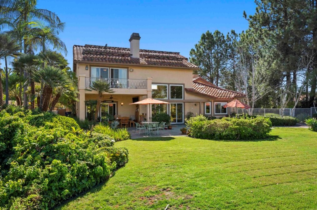 1883 Cabernet Dr, Chula Vista CA 91913-1268 exterior