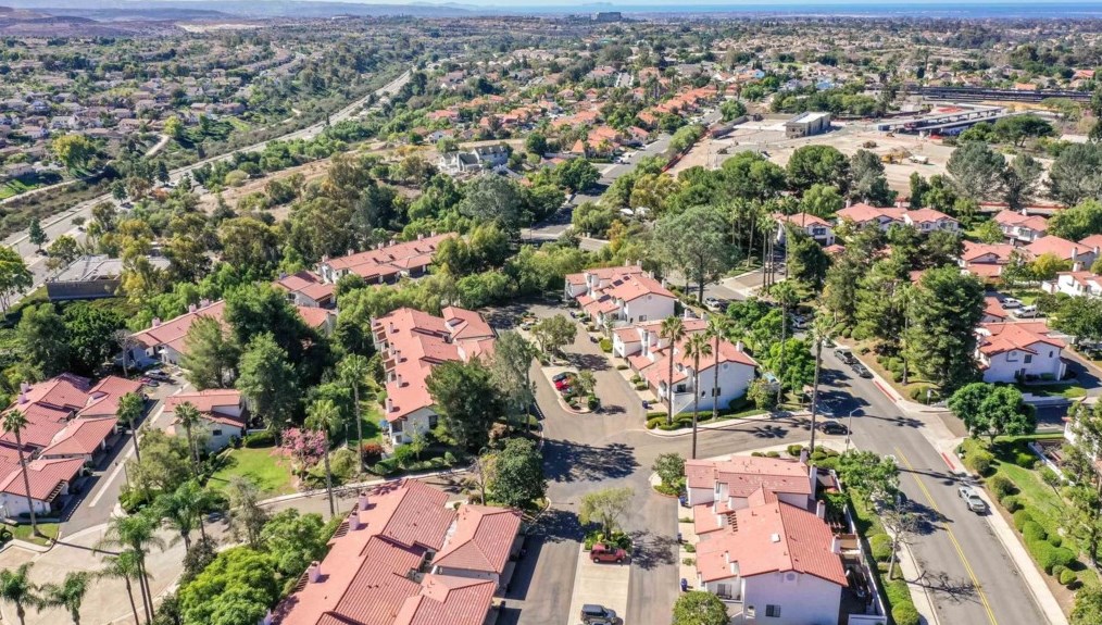 1522 Apache Dr, Chula Vista CA  91910-8106 exterior