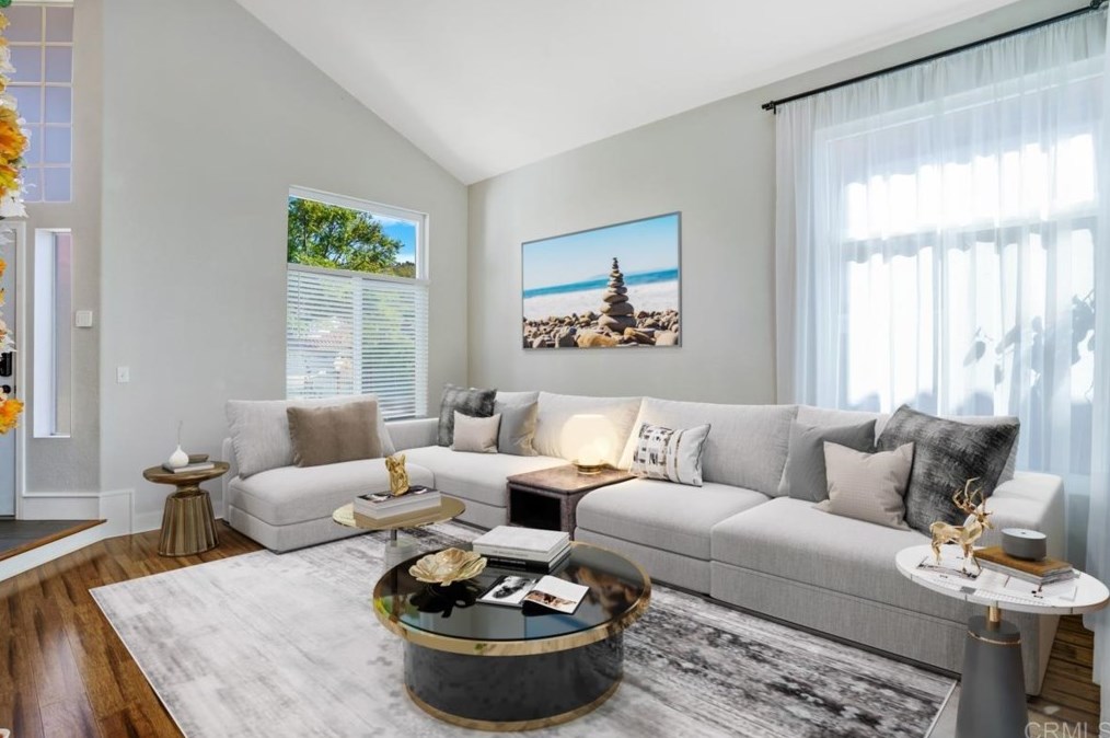 576 Shadywood Dr, Escondido CA  92026-1428 exterior