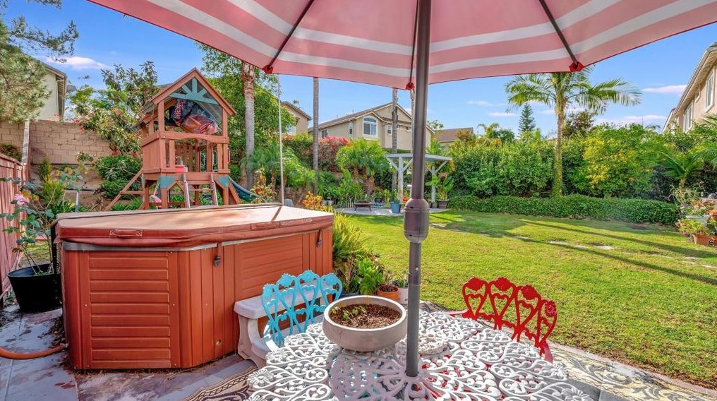 2648 Noble Canyon Rd, Chula Vista CA  91915-2535 exterior